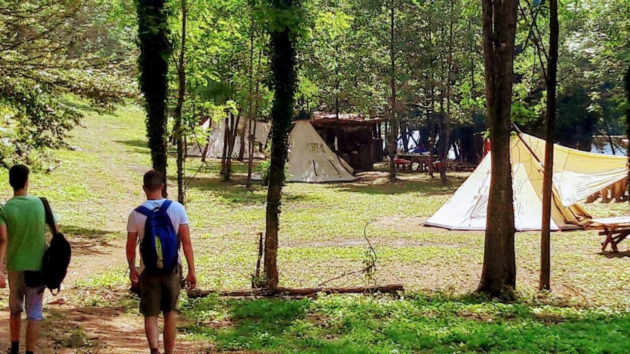 Hotel Robinson Camp Kupa - Juratovicki Brig Netretic Esterno foto