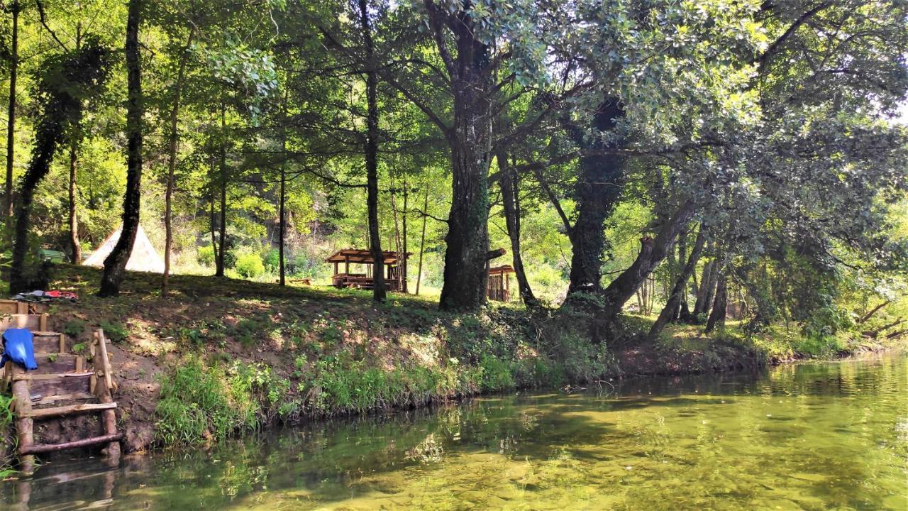 Hotel Robinson Camp Kupa - Juratovicki Brig Netretic Esterno foto