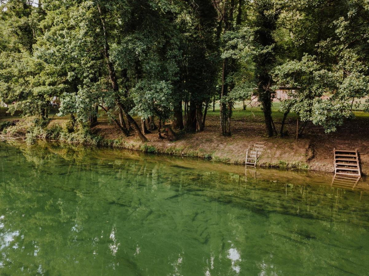 Hotel Robinson Camp Kupa - Juratovicki Brig Netretic Esterno foto